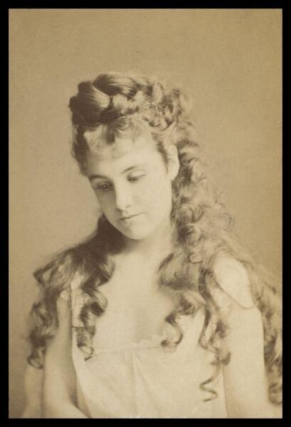 London Stereoscopic and Photographic Company, Guy Little Theatrical Photograph