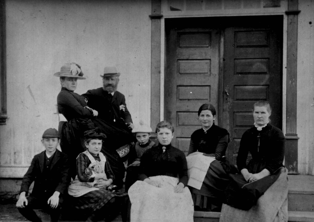Ukjent, Fra en serie fotografier fra et album som har tilhørt folklorist og professor Moltke Moe (1859-1913), antatt fra 1880-årene med motiver fra Telemark.