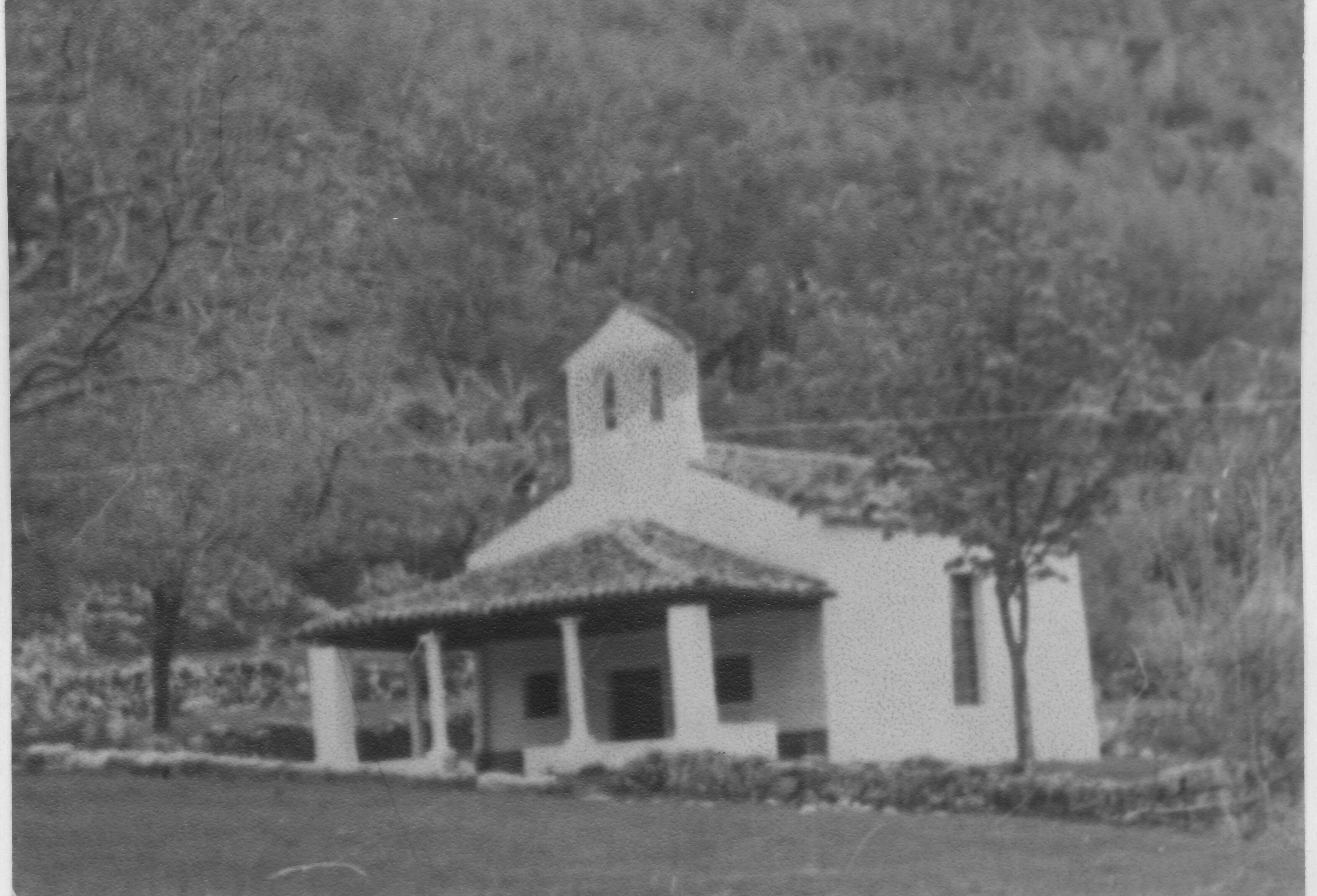 Branko Fučić, Mošćenička Draga, crkvica sv. Petra, vanjština, pogled s jugozapadne strane