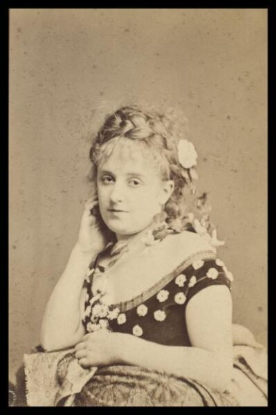 London Stereoscopic and Photographic Company, Guy Little Theatrical Photograph