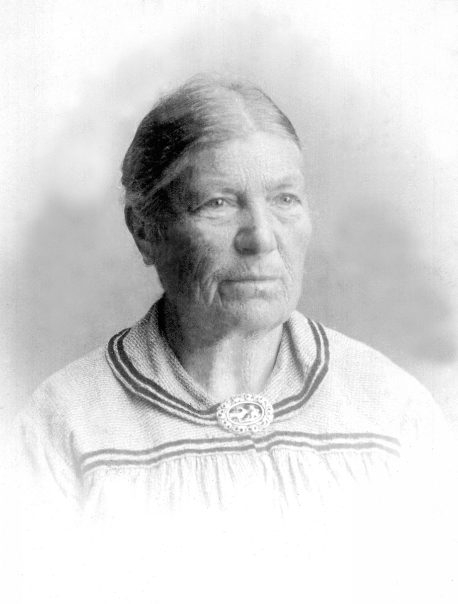 Anno Domkirkeodden, Portrett av Amalie Simenstad (1855-1928), født Jensen fra Gjestvang Nedre, Nes, Hedmark.