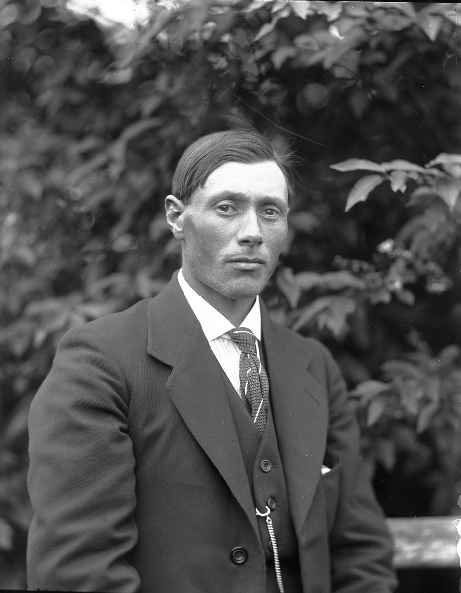 Anders O. Sørhuus, Portrett av mann - Jon Stormoen