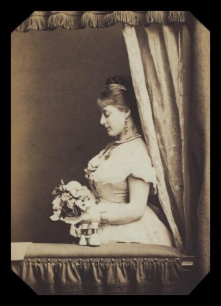 London Stereoscopic and Photographic Company, Guy Little Theatrical Photograph