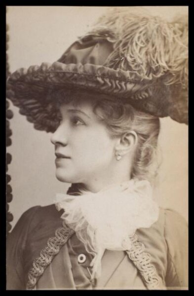 London Stereoscopic and Photographic Company, Guy Little Theatrical Photograph