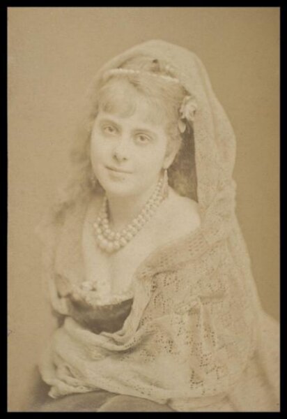 London Stereoscopic and Photographic Company, Guy Little Theatrical Photograph