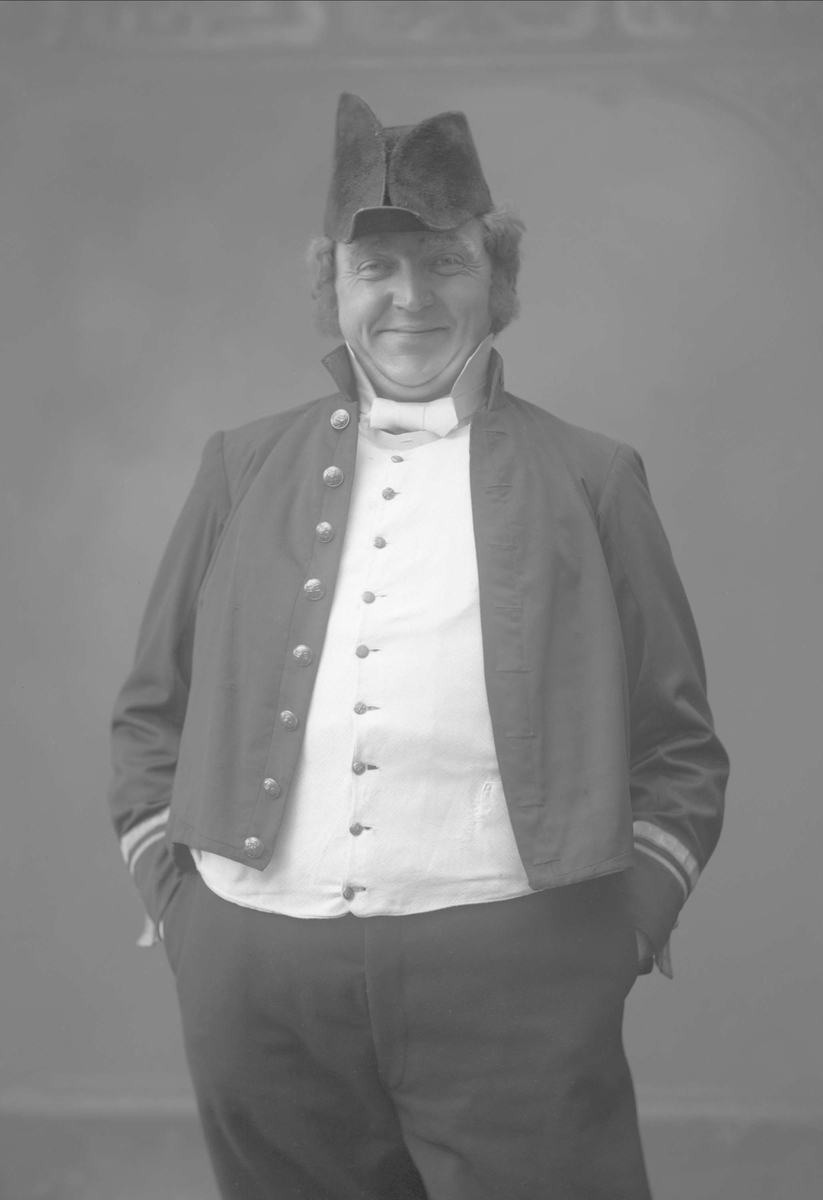 Gustav Borgen, Portrett, skuespiller Stormoen som fogden i Brand.