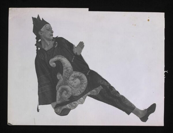Unknown, Parade