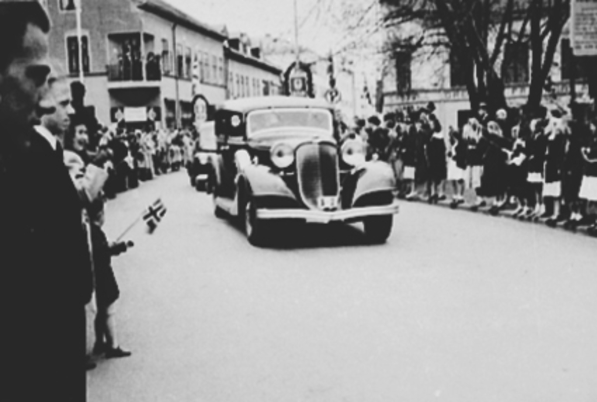 Anno Domkirkeodden, BYJUBILEET 1949, KONGEBIL A-2 LINCOLN 1934 MODELL, KONGEBESØK, TORGGATA