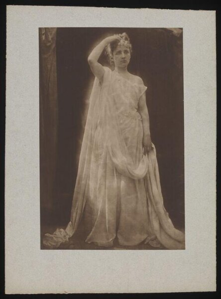 Julia Margaret Cameron, She walks in beauty