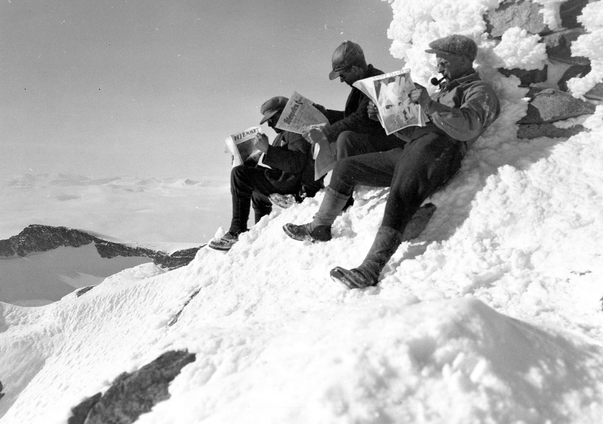Anders Beer Wilse, Prot: Jotunheimen - Galdhøpig, aviserne læses
