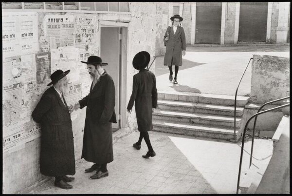 Cartier-Bresson, Henri, Photograph