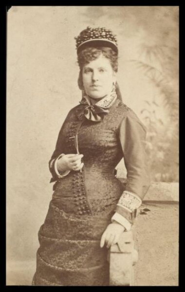 London Stereoscopic and Photographic Company, Guy Little Theatrical Photograph