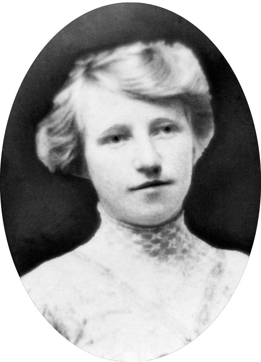 Anno Domkirkeodden, PAULINE JULIUSSEN 1894-1935