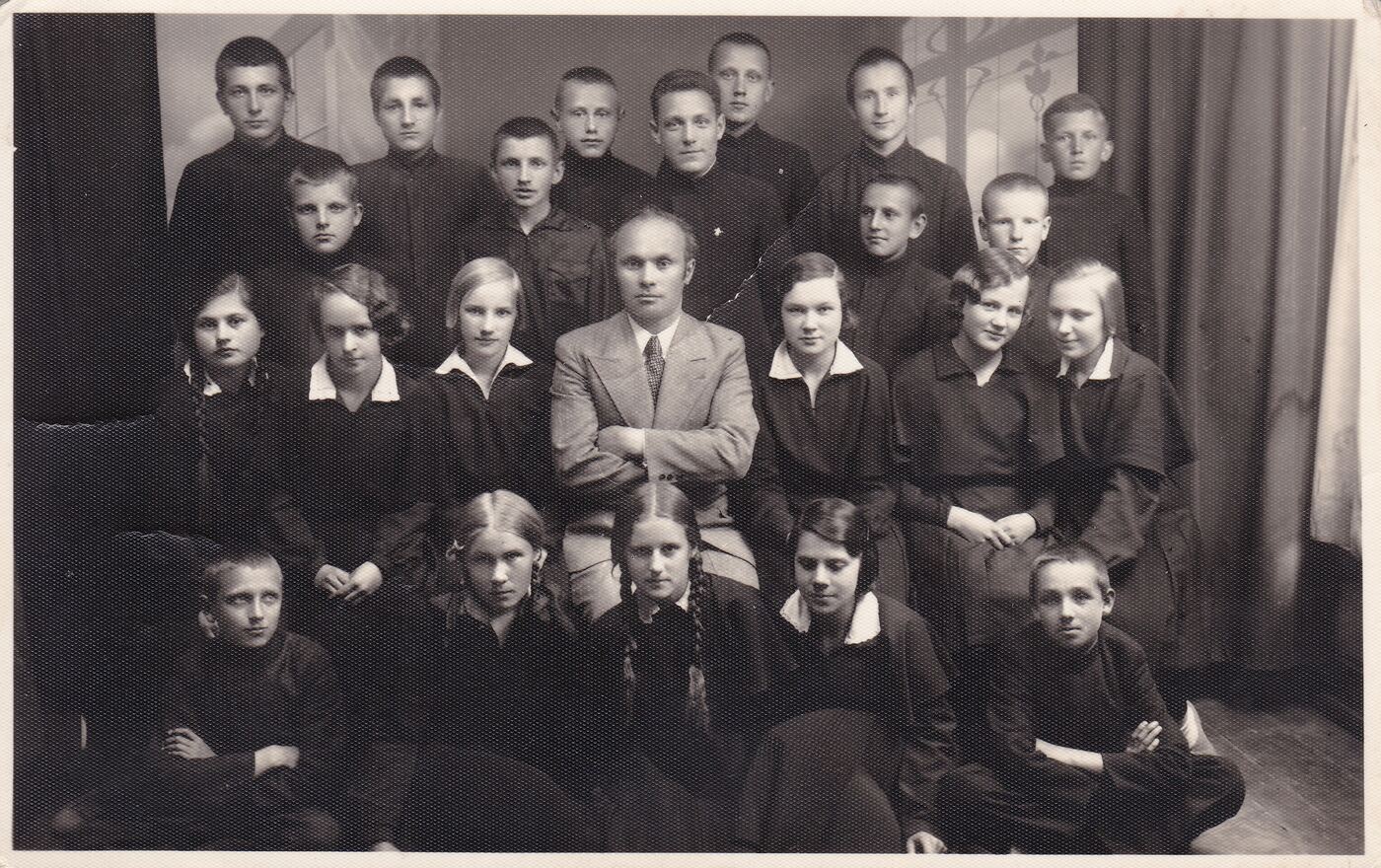 Nežinomas XX a. I p. fotografas, Tauragės Aukštesniosios Komercijos mokyklos mokiniai