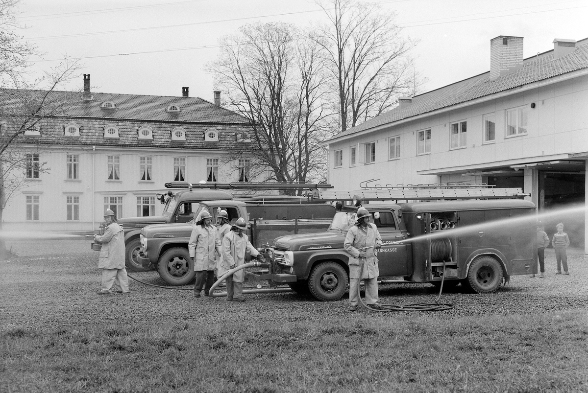 Anno Domkirkeodden, STANGE BRANNVESEN VED TORGET, BRANNSLANGER, BRANNMENN, BRANNBILER