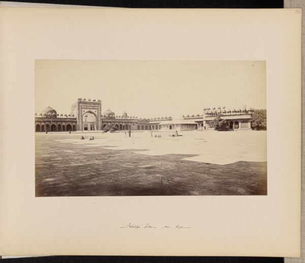 Samuel Bourne, Futtypore Sikri; Interior of the Great Quadrangle, Showing Sheik Selim Chisti's Tomb