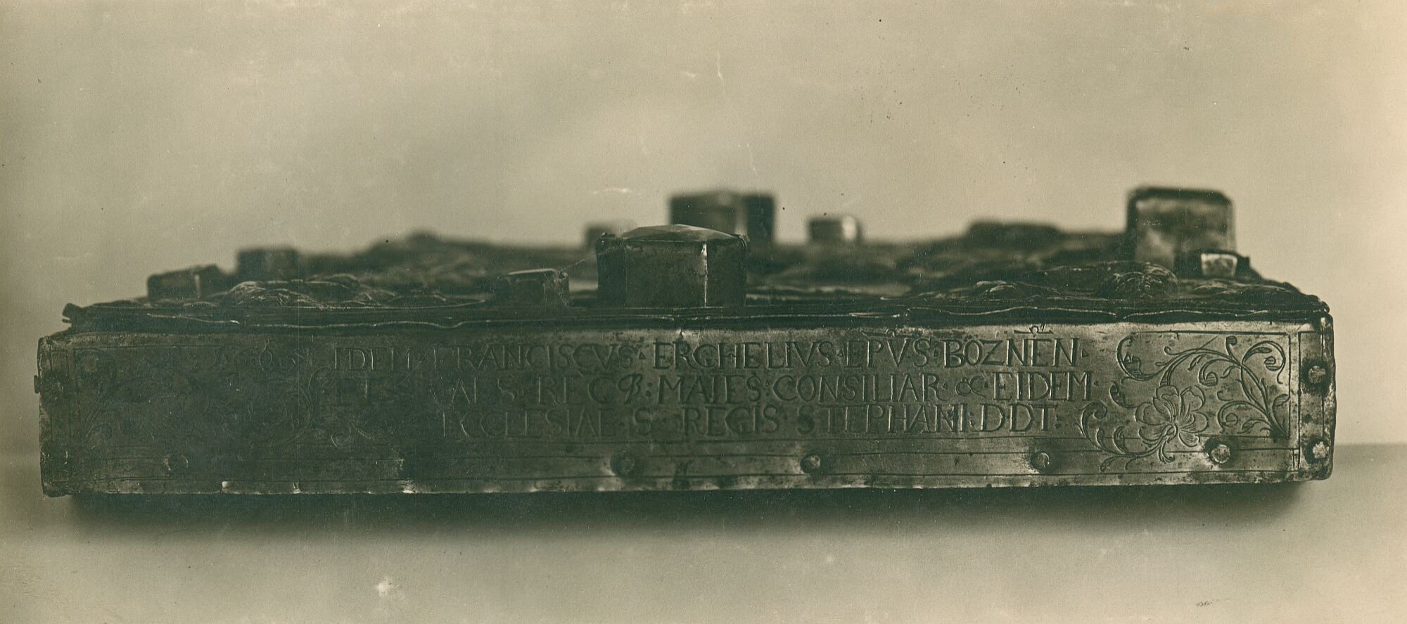 Vladimir Tkalčić, Zagreb - Zagrebačka katedrala - Plenarium (portabilni oltarić) iz 1605. godine (vidi br. 1016)