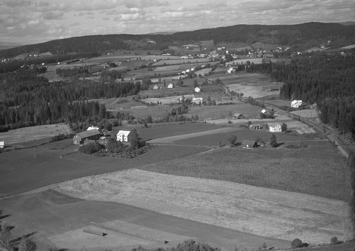 Anno Domkirkeodden, Flyfoto, gardsbruk, Plassen, Nes, Hedmark.