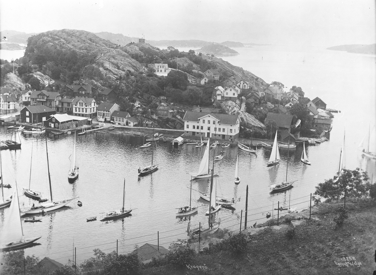 Anders Beer Wilse, Prot: Kragerø Havnen med Øen fra Skolen Juli 14.