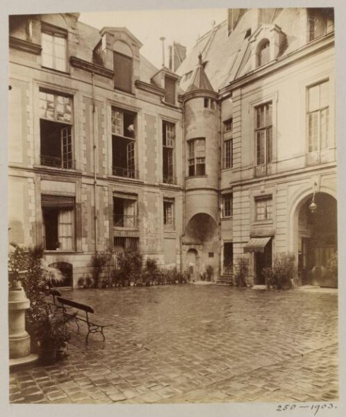 Atget, Jean-Eugène-Auguste, Hotel de Mayenne, Paris, France