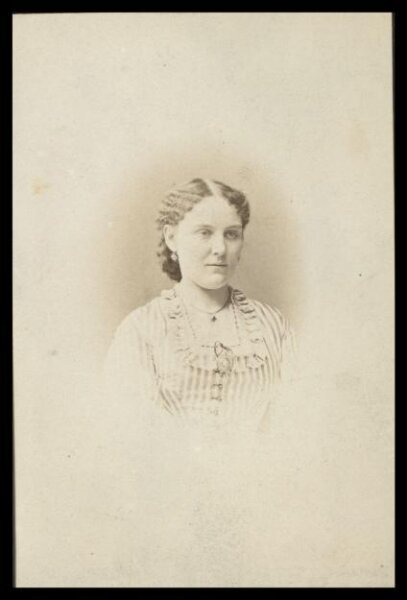 London Stereoscopic and Photographic Company, Guy Little Theatrical Photograph