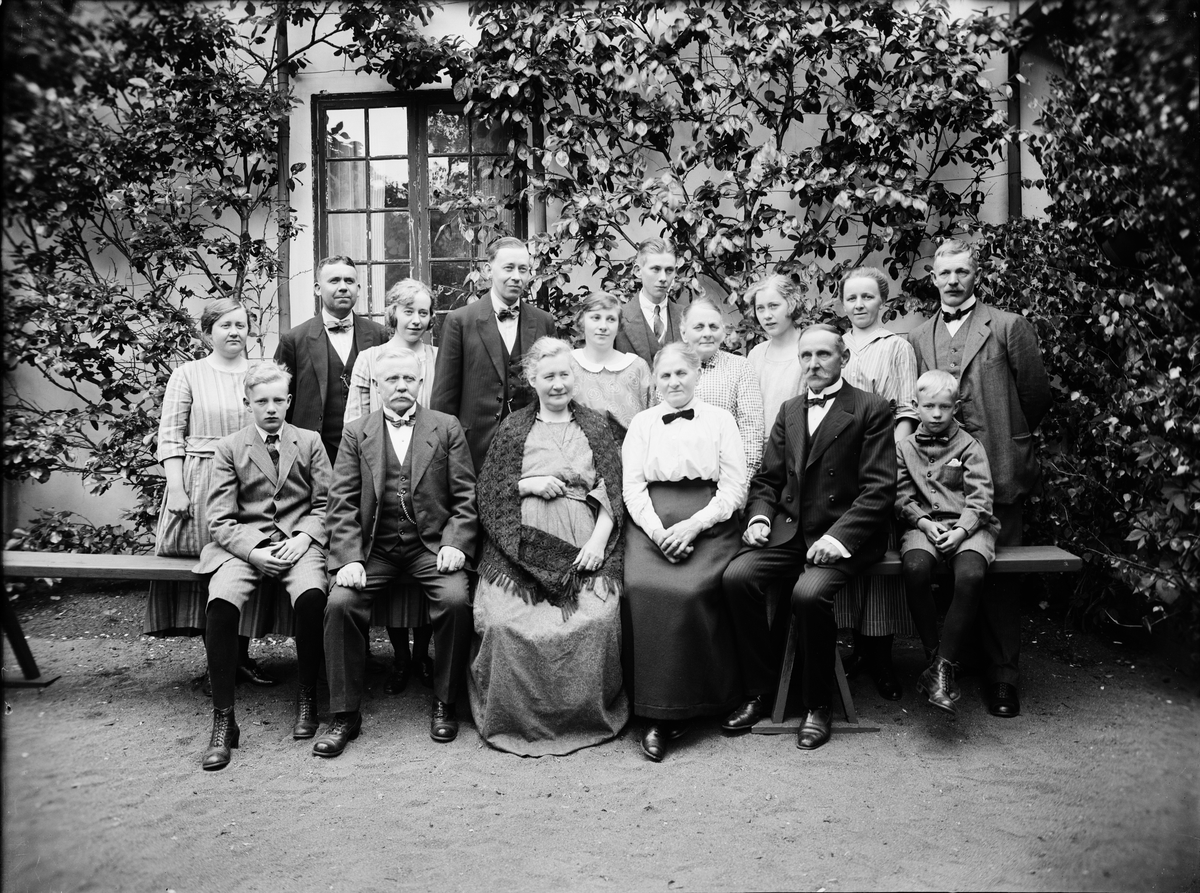 Skötsner-Edhlund, Grupporträtt, Östhammar, Uppland