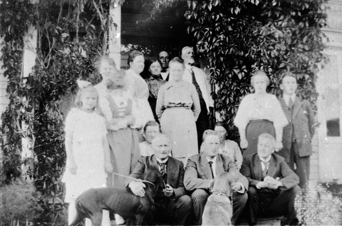 Anno Domkirkeodden, Konfirmasjon til Halgerd Mæhlum f.1908 (gift Alfstad), Nygata 3, Brumunddal.