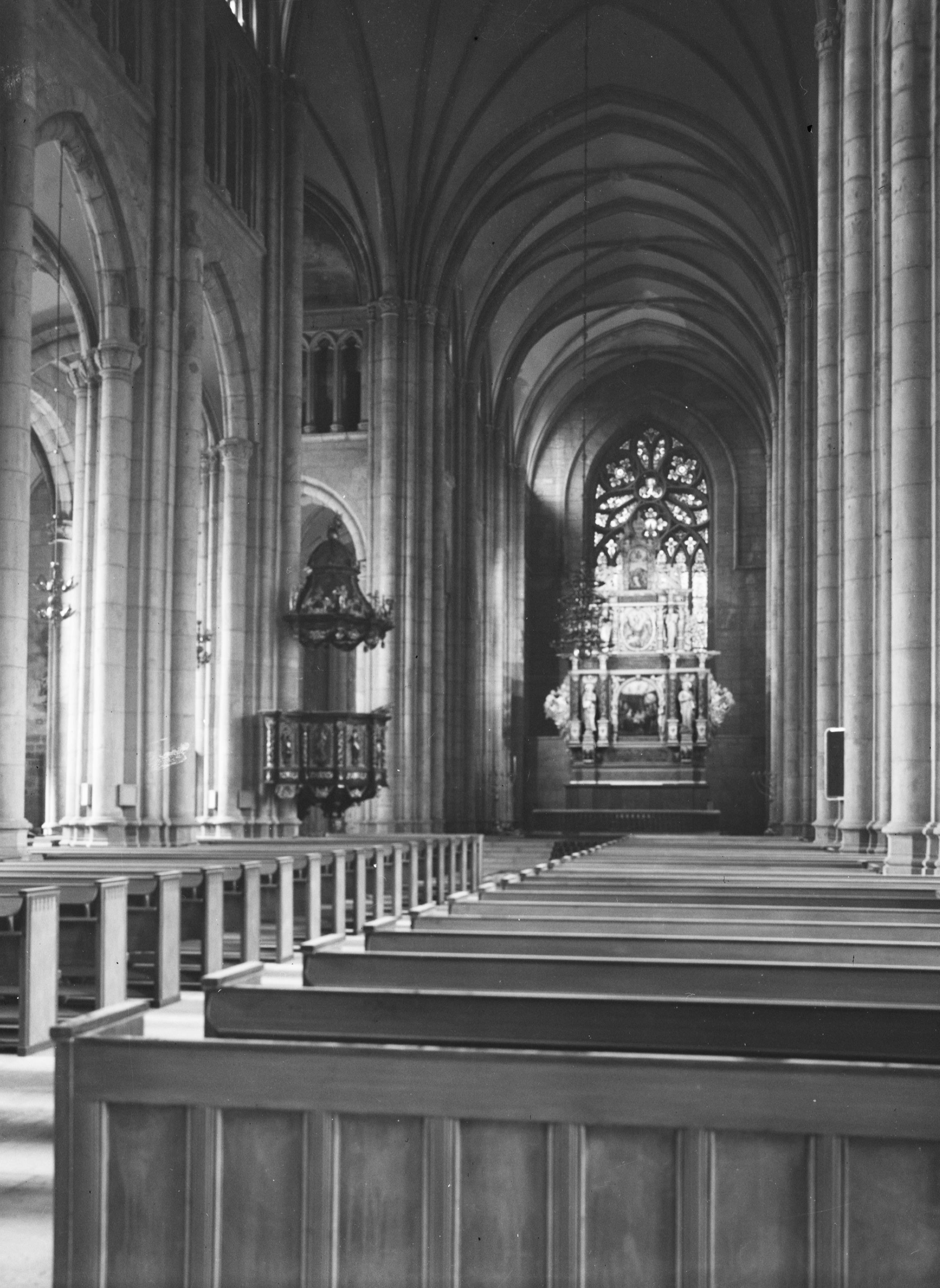 Iwar Anderson, Skara domkyrka (Sankta Maria kyrka)