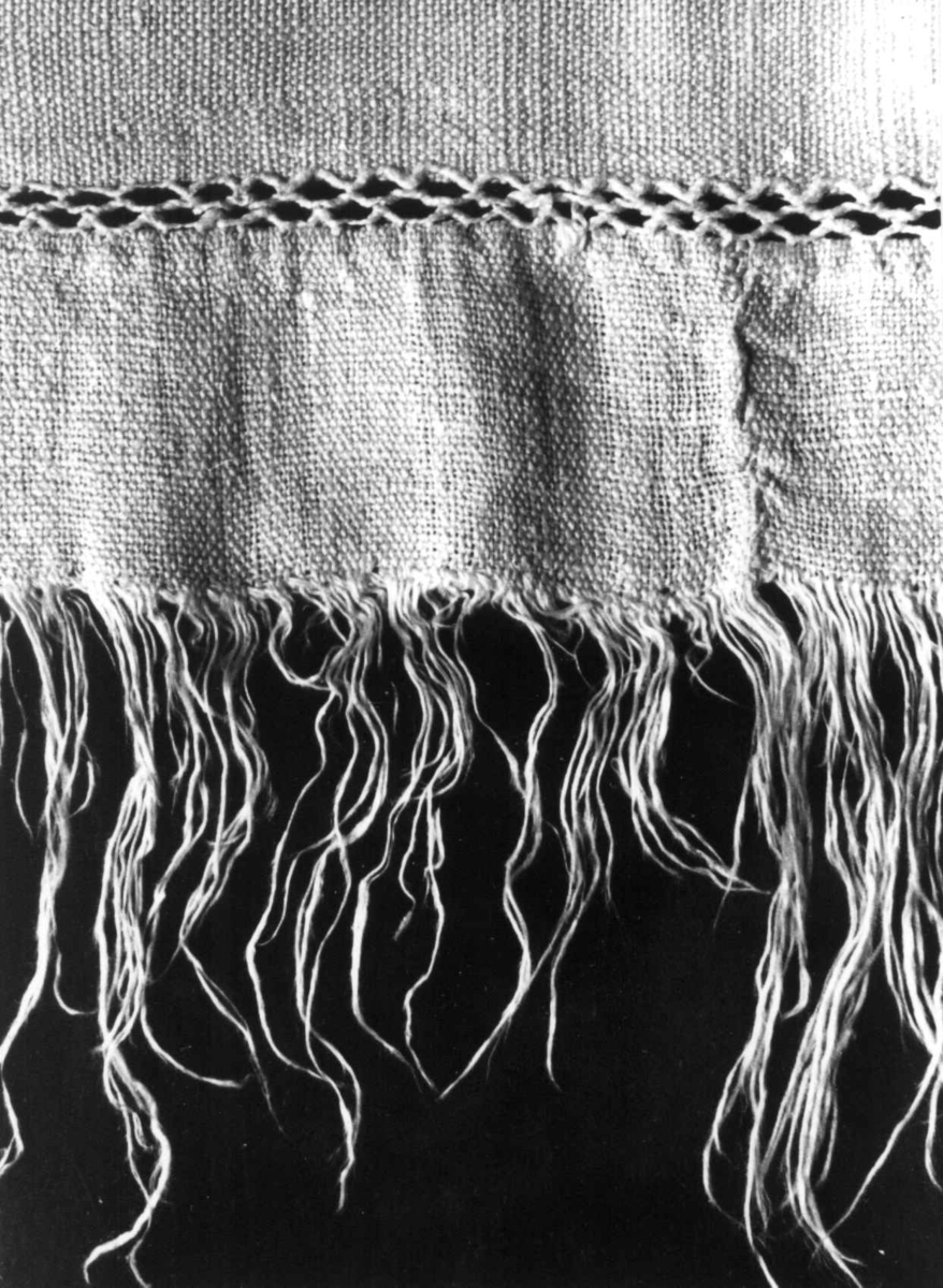 Anna Grostøl, Detalj av linduk med pyntesøm. Bjelland, Marnardal, Vest-Agder 1940.