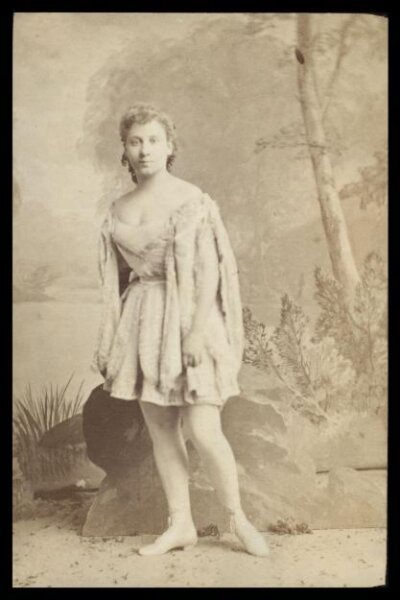 London Stereoscopic and Photographic Company, Guy Little Theatrical Photograph