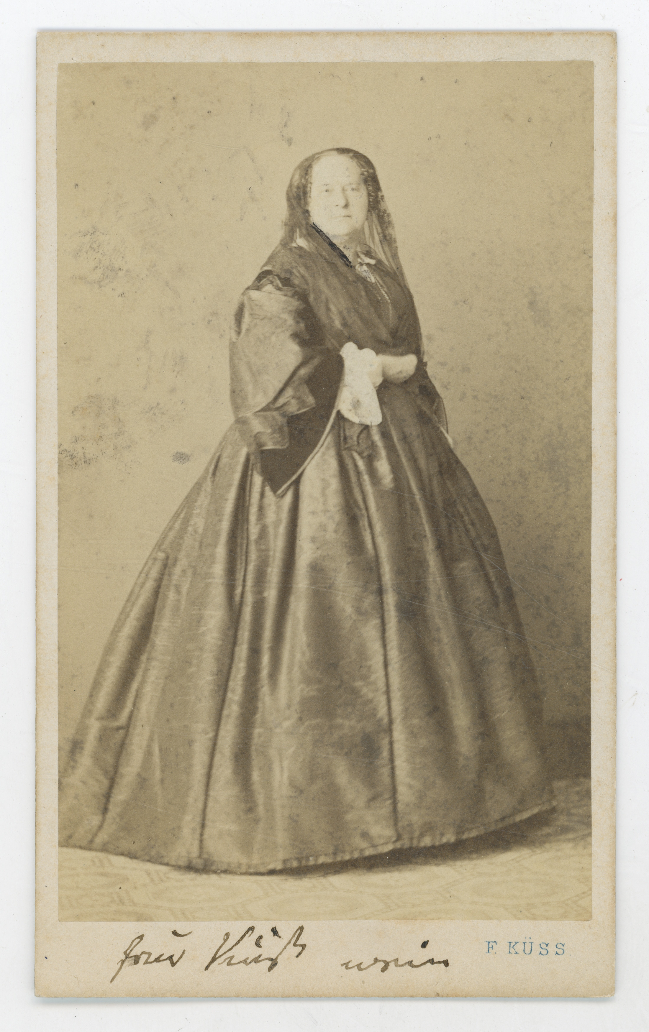 Ferdinand Küss, Gospođa Küss