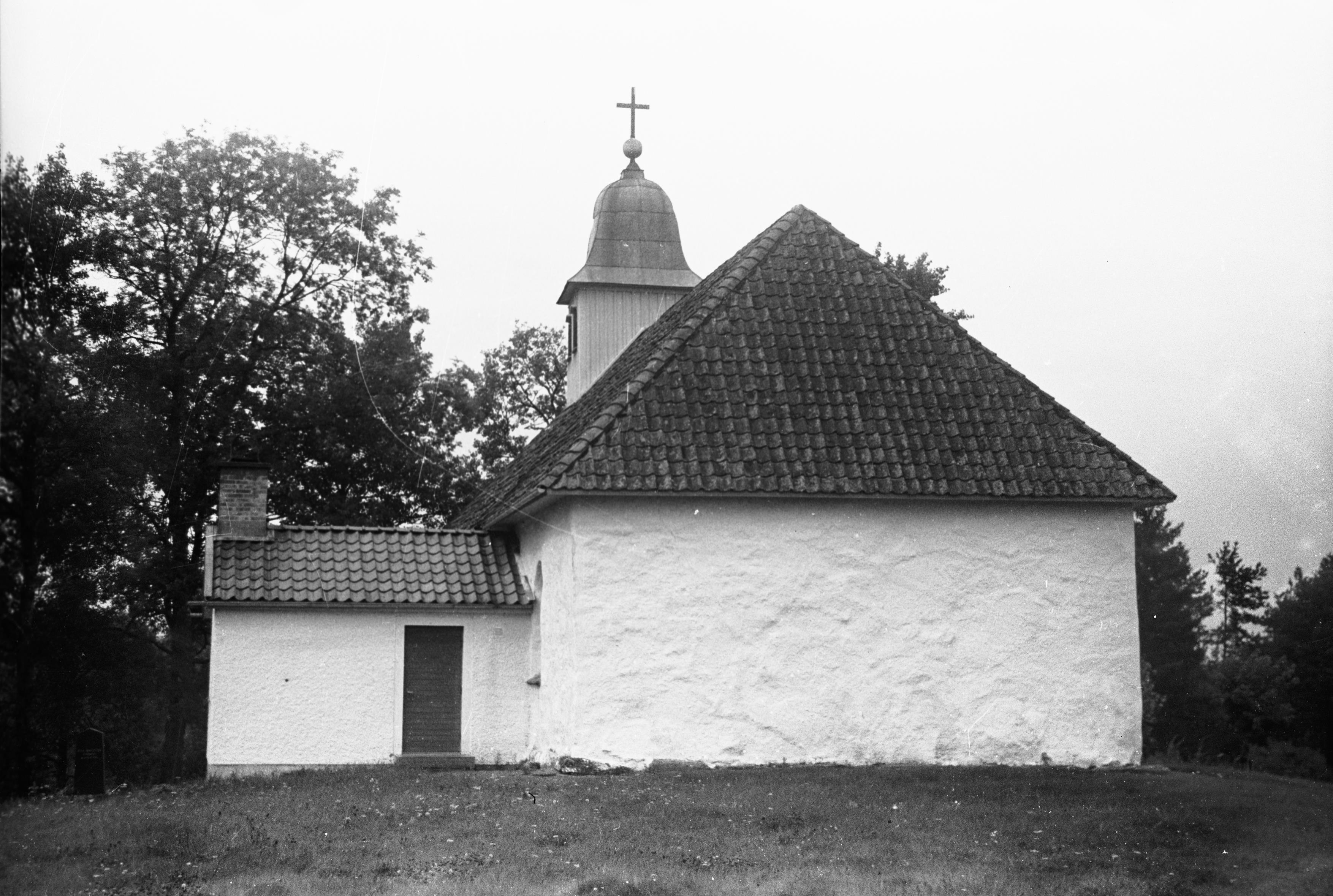 Bertil Berthelson, Kvinnestads kyrka