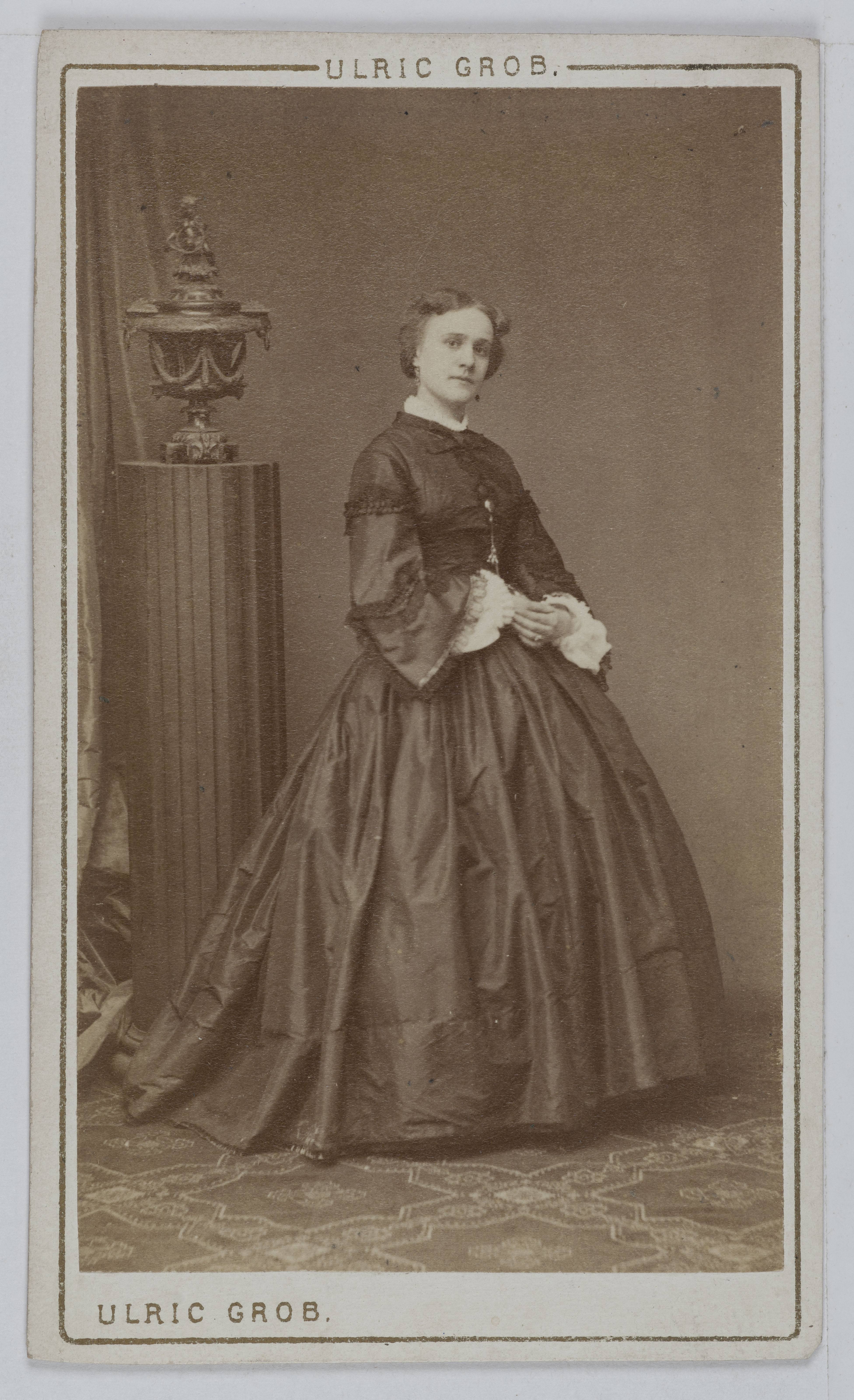 Ulric Grob, Portrait de Caroline Eugénie de Ribeaucourt, actrice de théâtre entre 1863 et 1873.