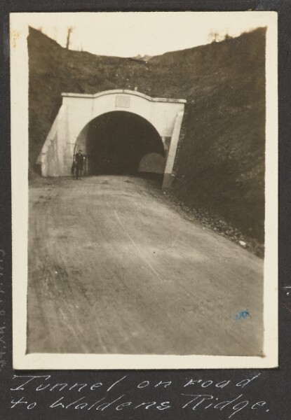 Unknown, [Tunnel on Road to Waldens Ridge]