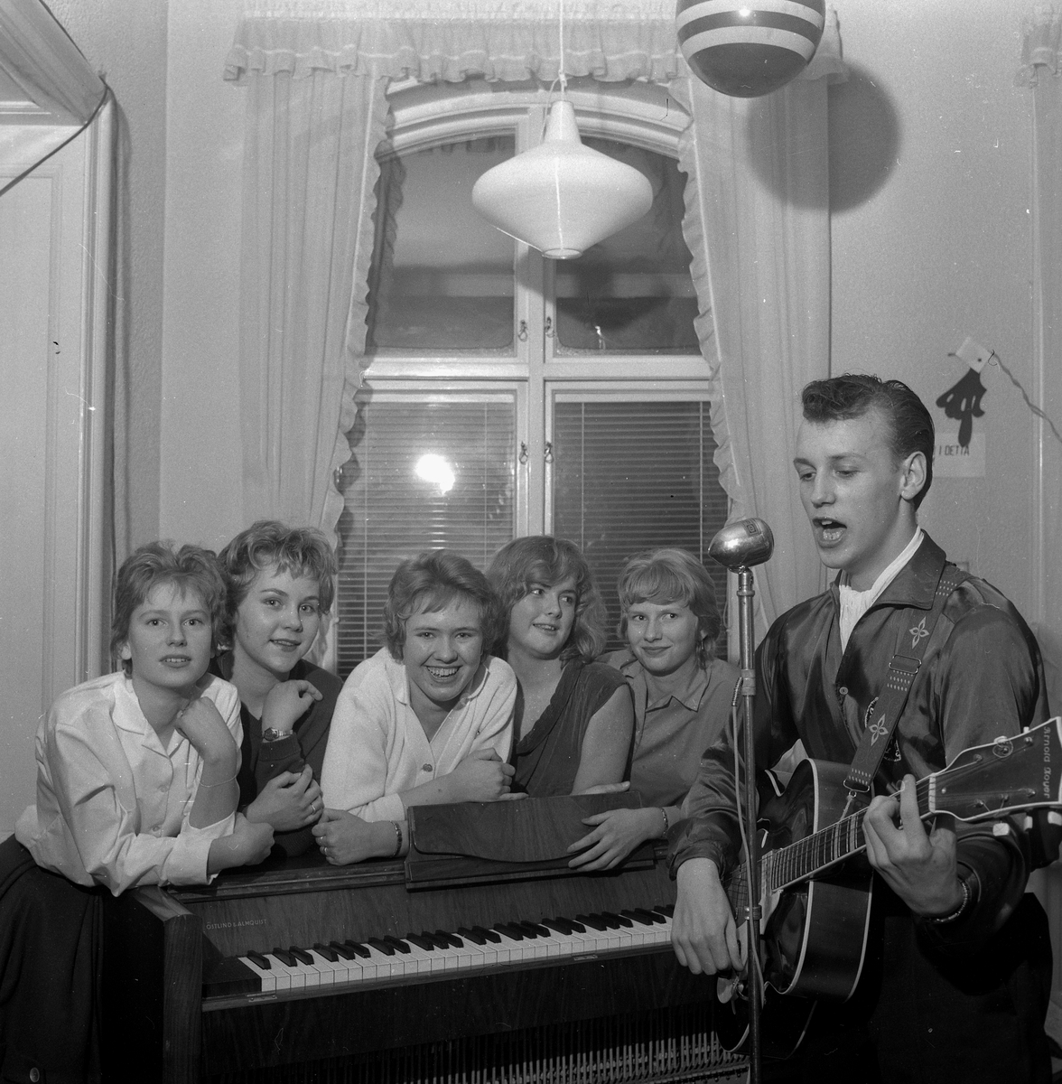 Örebro Kuriren, Nyårsreportage. 2 januari 1959.