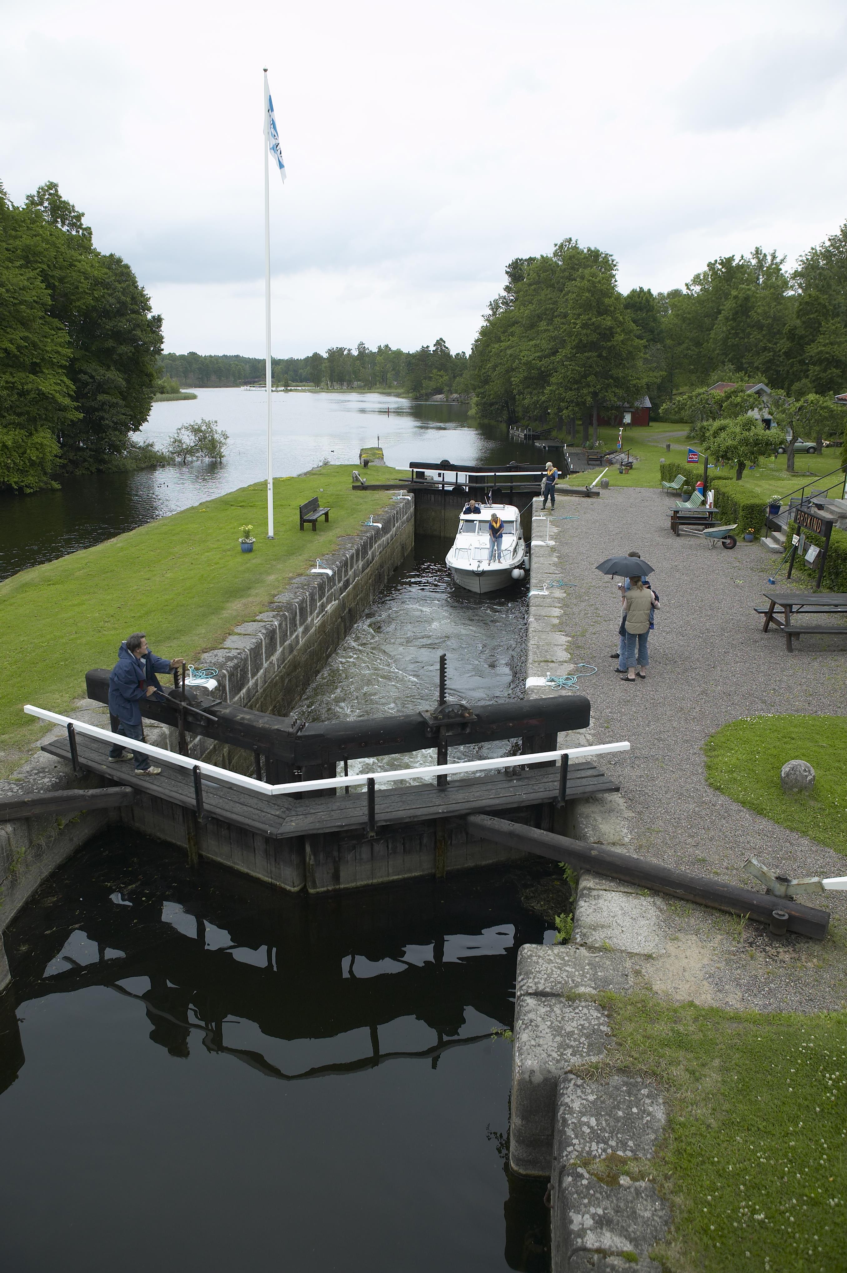 Bengt A Lundberg, Kinda kanal