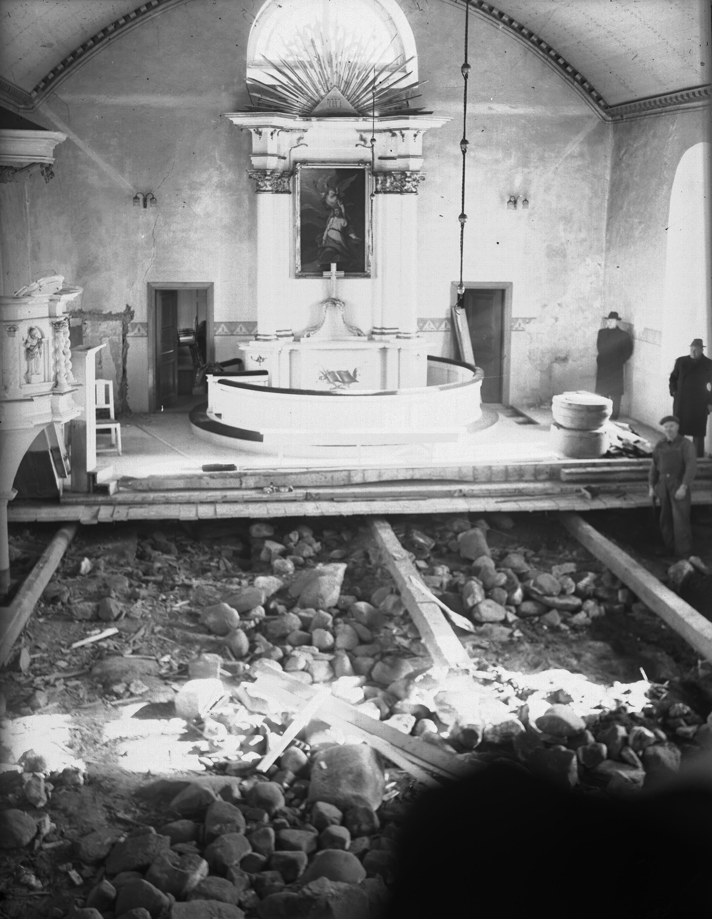 Olle Hellström, Grolanda kyrka