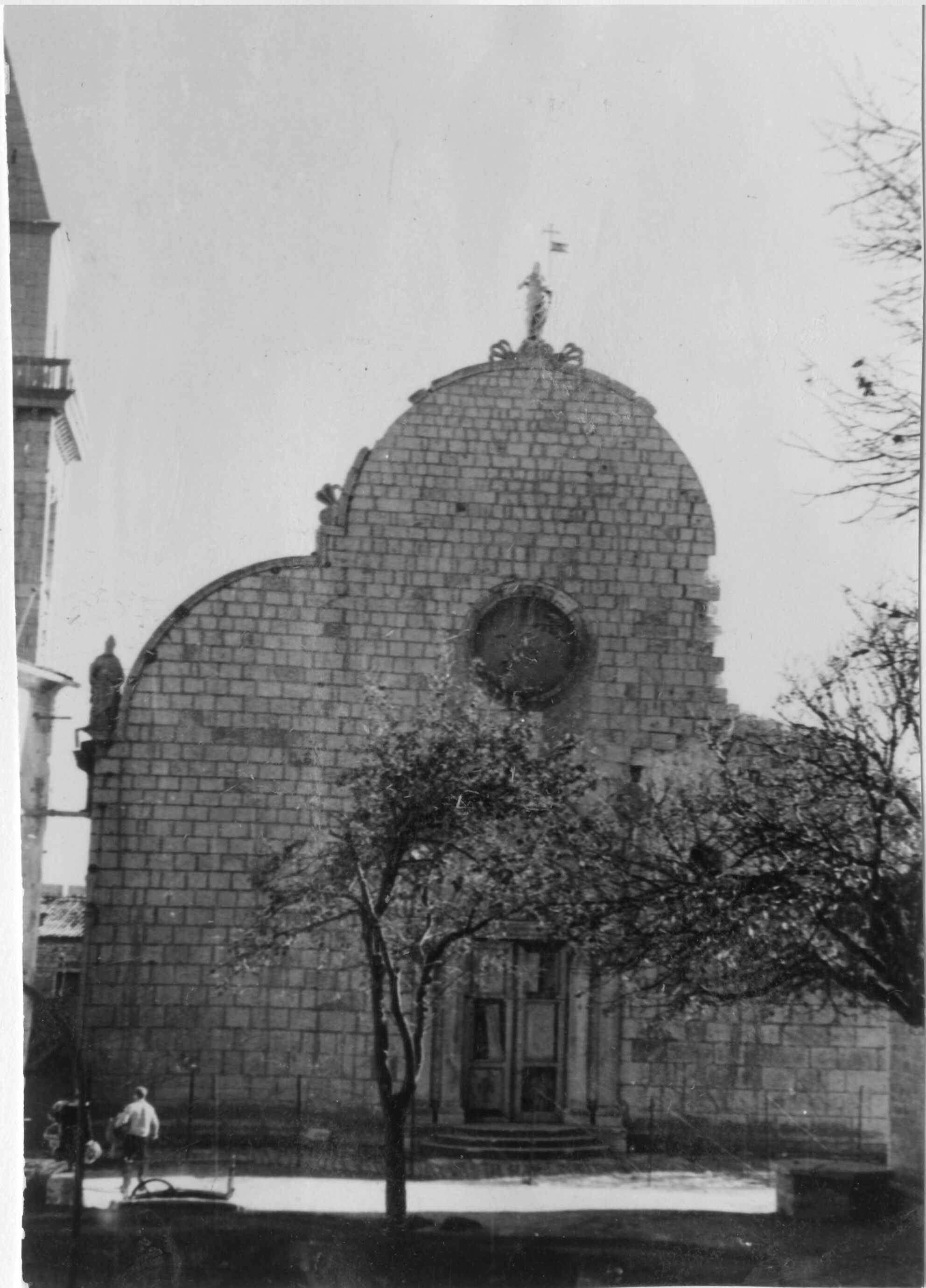 Branko Fučić, Osor, (otok Cres), crkva sv. Marije, katedrala, vanjština: pogled na glavno pročelje; rana renesansa; oštećeno u bombardiranju 1943. godine
