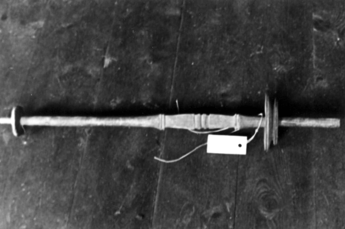 Anna Grostøl, Håndtein til spinning. Kristiansand, Vest-Agder 1939.
