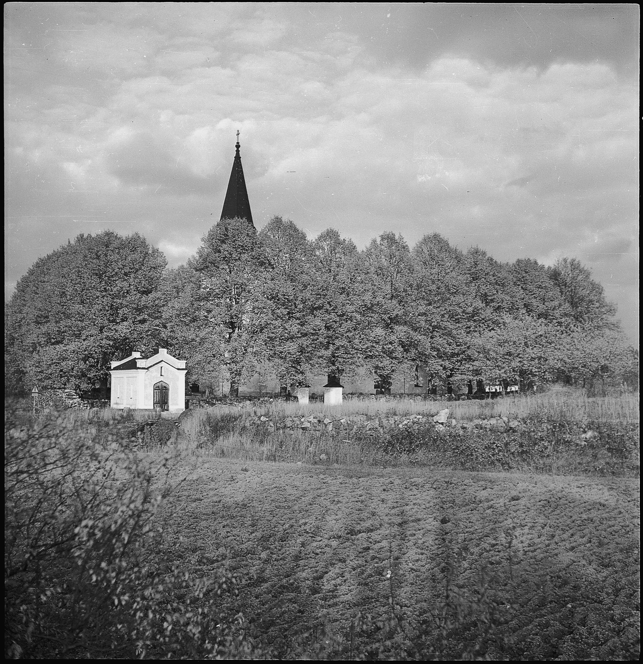 Ivar Schnell, Överenhörna kyrka