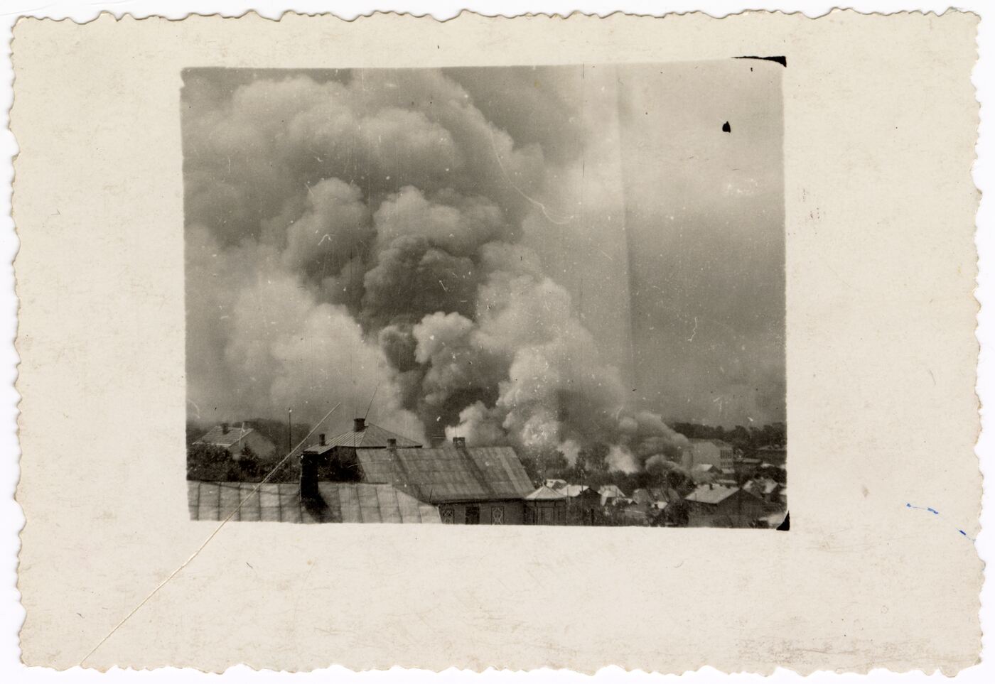 Nežinomas fotografas, Bombarduojami Telšiai
