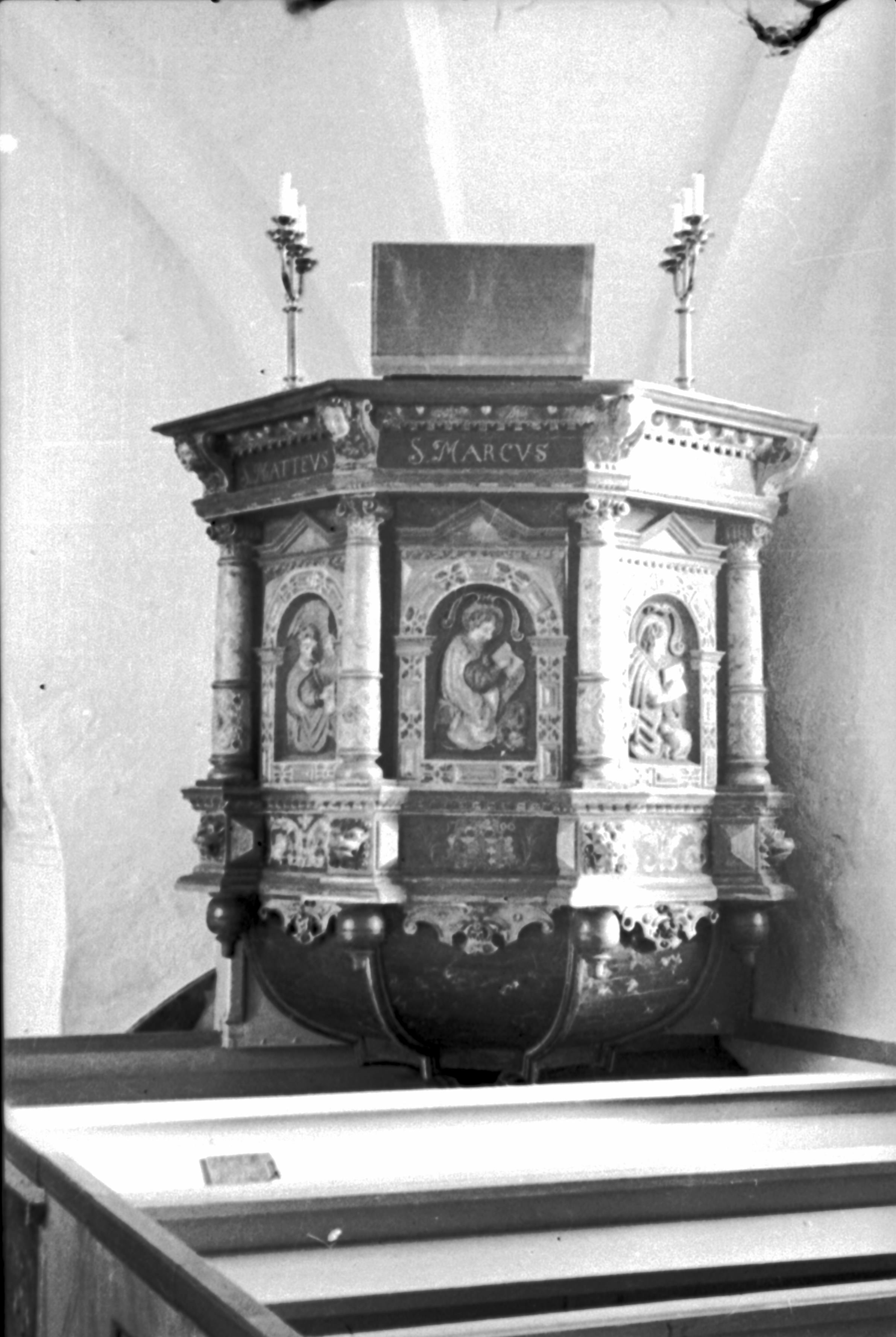 Osvald Owald, Djurröds kyrka