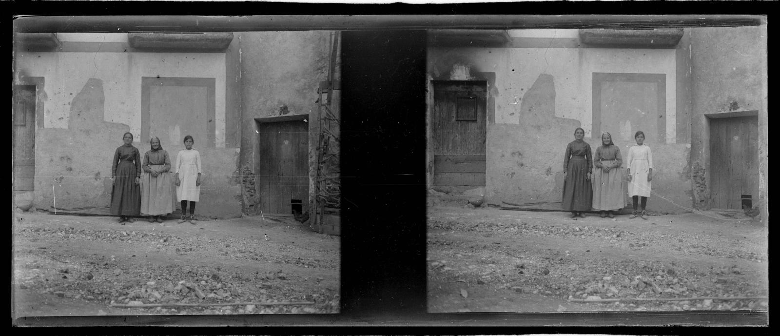 Desconegut, [Group Portrait]