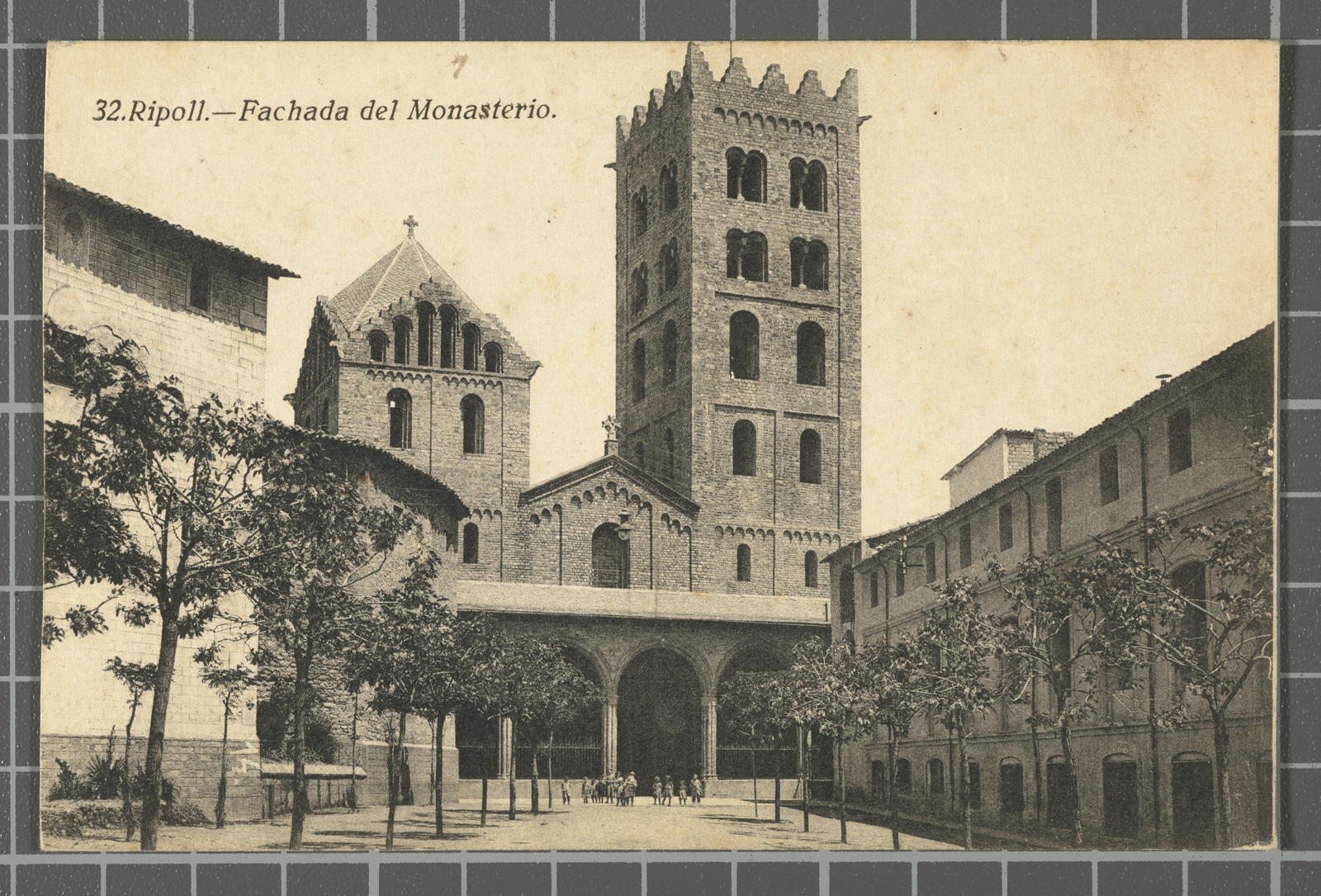 Amadeu Mauri Aulet, 32.Ripoll.-Fachada del Monasterio
