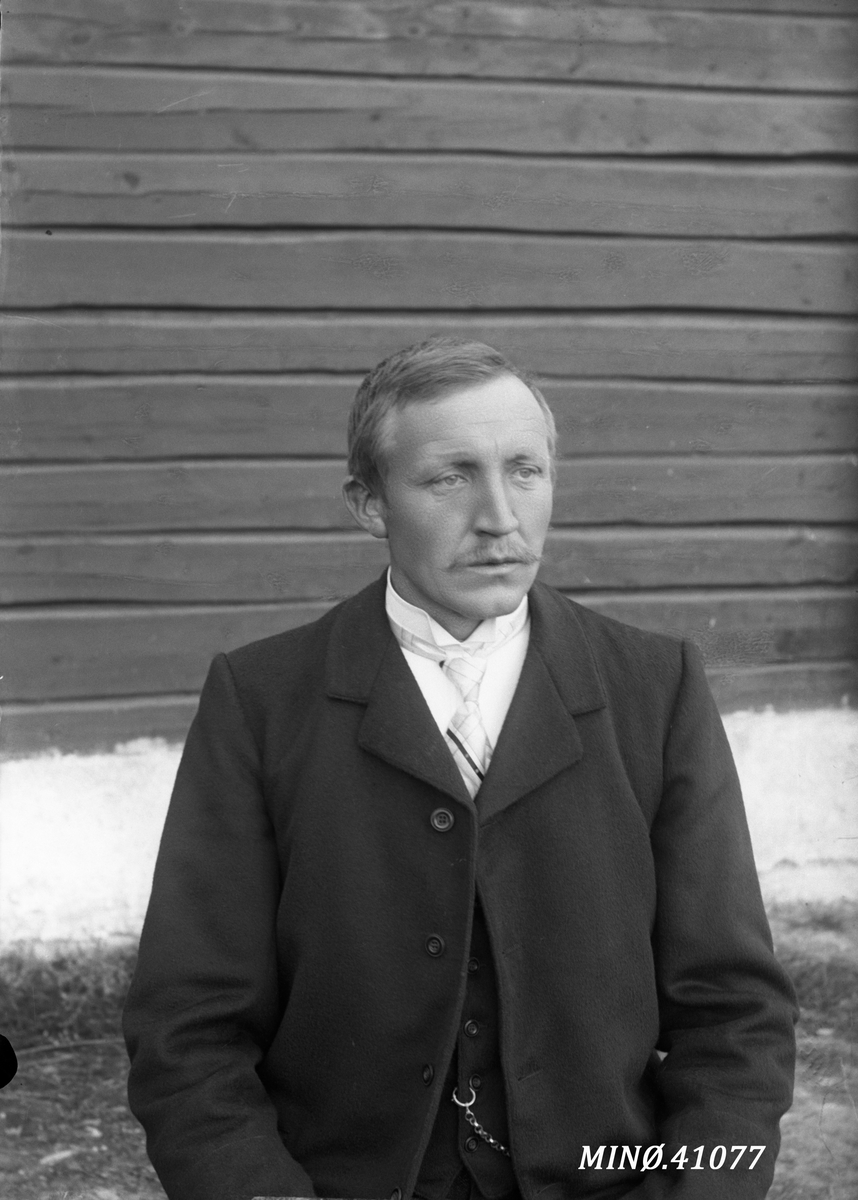 Oscar Holte, Portrett av mann - Sivert Randen (19.1.1876-24.1.1942)
