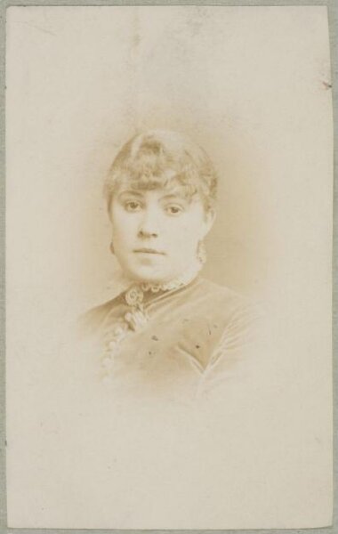 Unknown, Carte-de-visite photographs (480). Four photographs  are dry-mounted to each sheet (120).