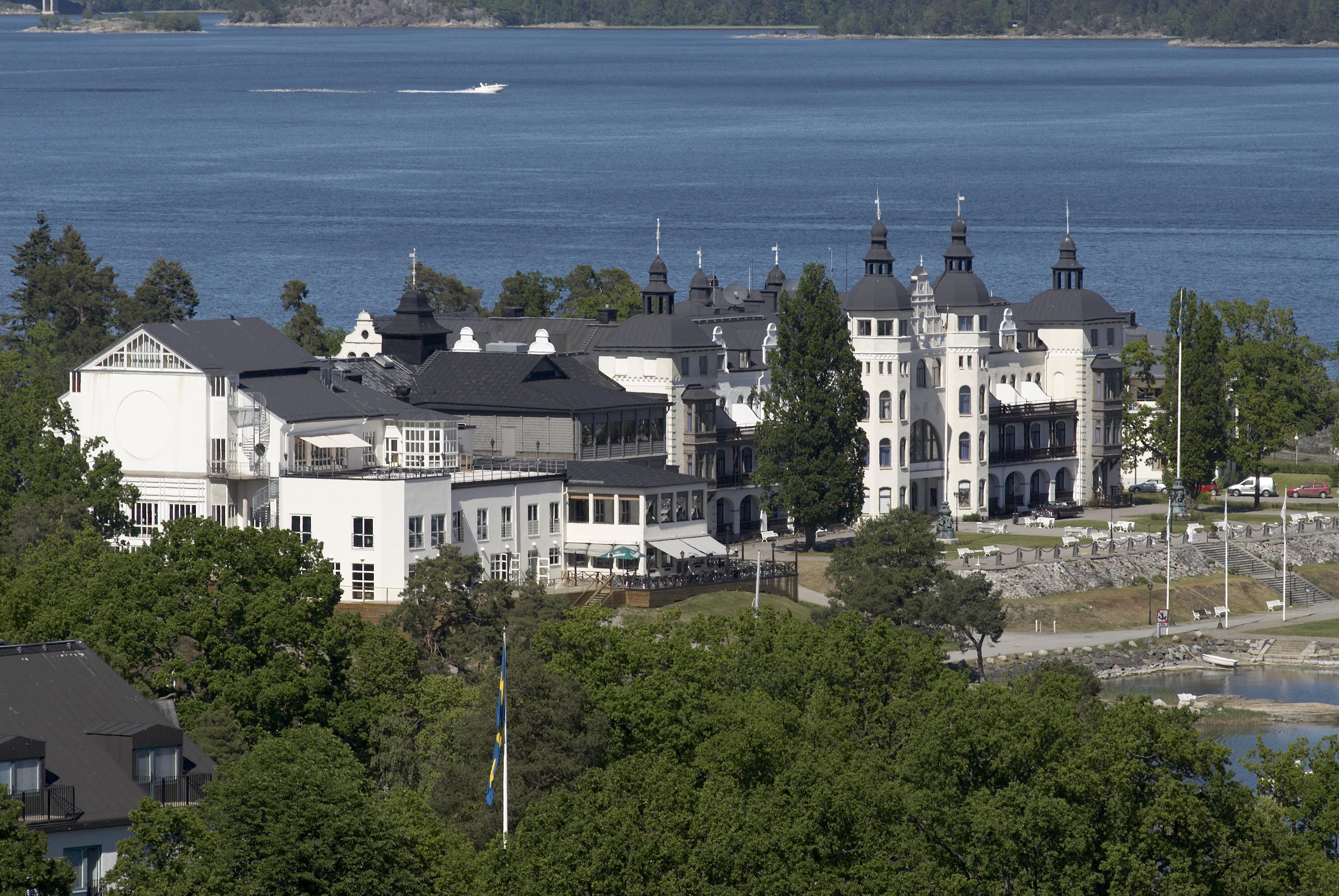 Bengt A Lundberg, Grand hotell i Saltsjöbaden