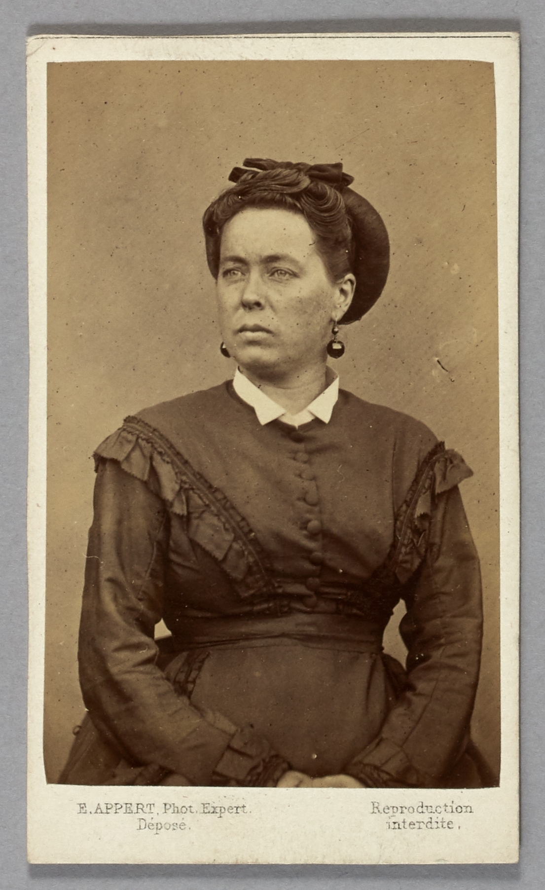 Ernest Charles Appert, Portrait de Marquet Marie, pris à la prison des Chantiers à Versailles. Commune de Paris, 1871.