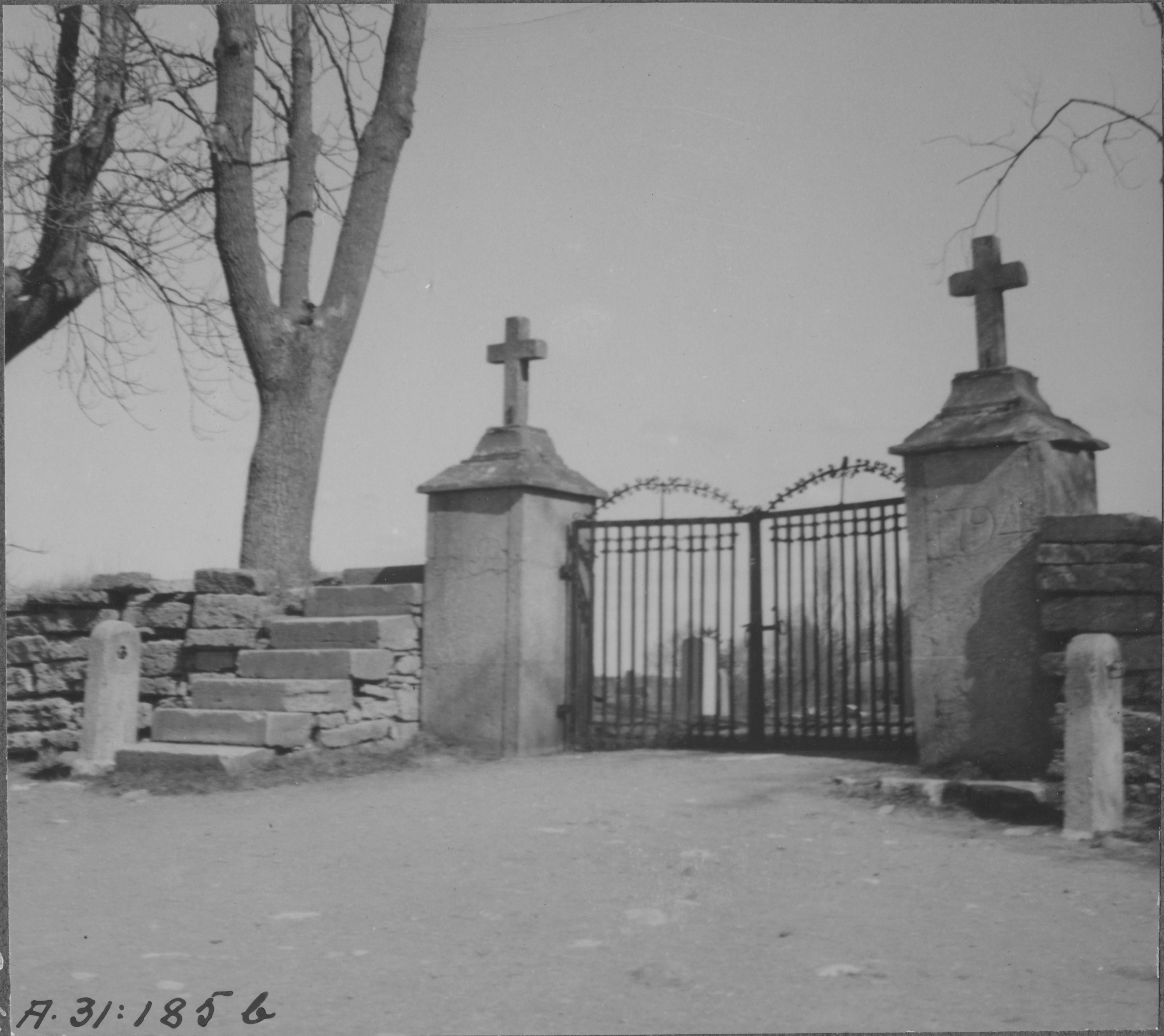 E. Lundberg, Rogslösa kyrka