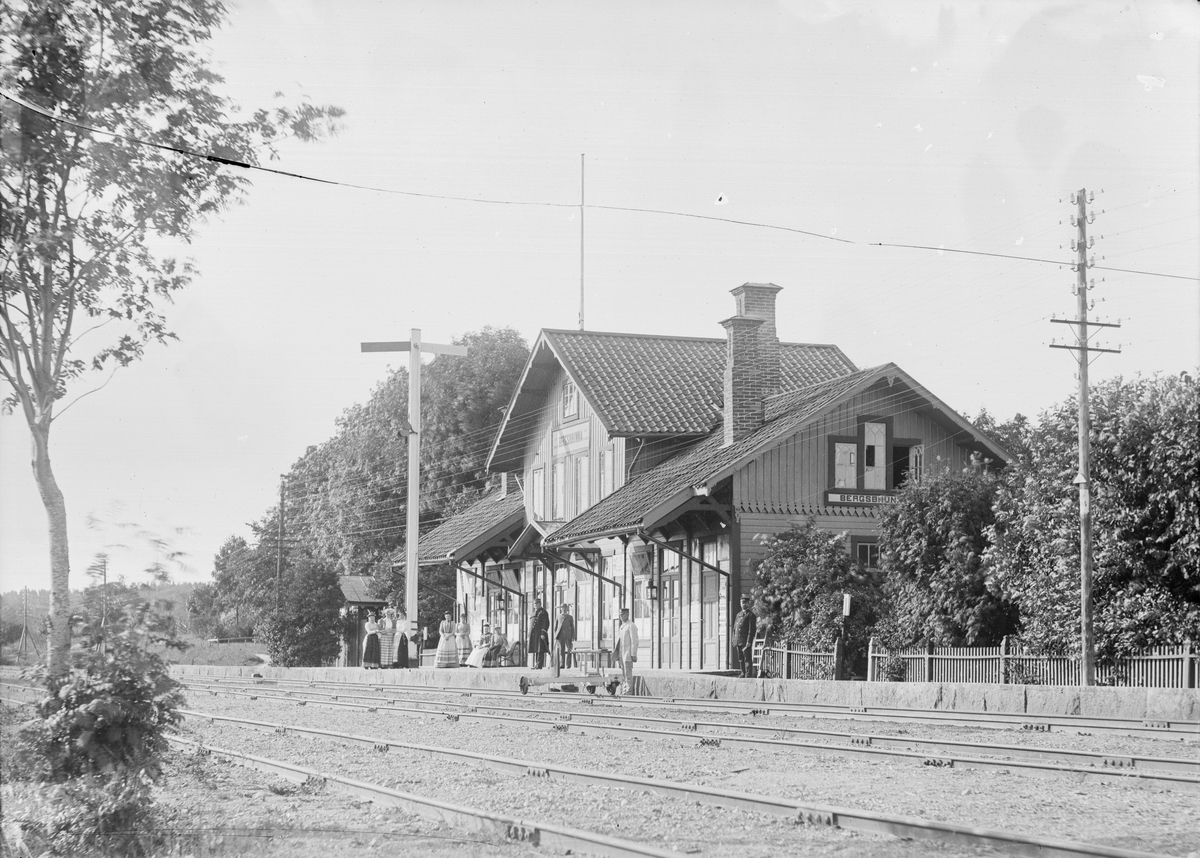 Henri Osti's Fotografiateliér, Bergsbrunna järnvägsstation, Uppsala augusti 1893